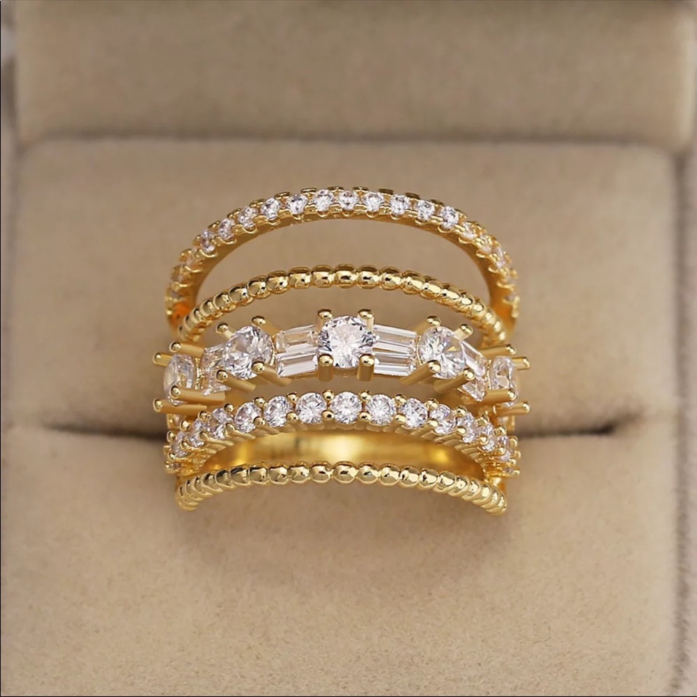 *NEW*18K Yellow Gold Diamond Ring - Picture 3 of 3